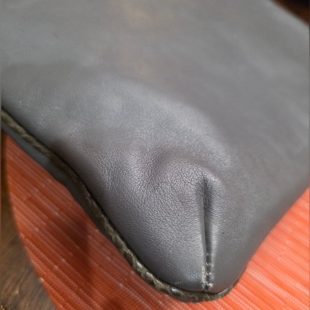 Vintage Etienne Aigner  Grey Snake Leather Bag Clutch - Picture 7 of 11